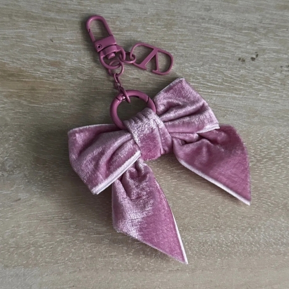 Valentino Pink Velvet Bow Bag Charm Keychain New - Picture 1 of 3